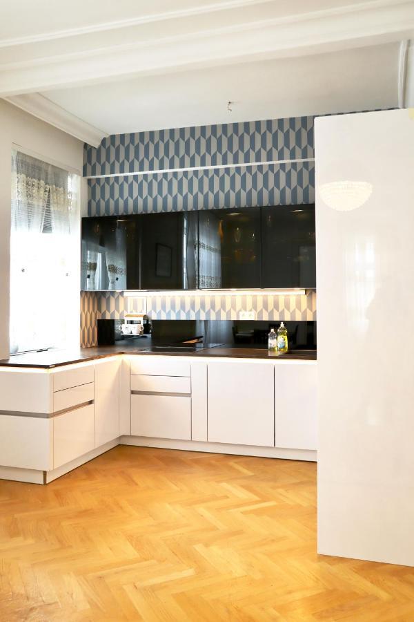 Apartment 3 Stops To Mainstation *